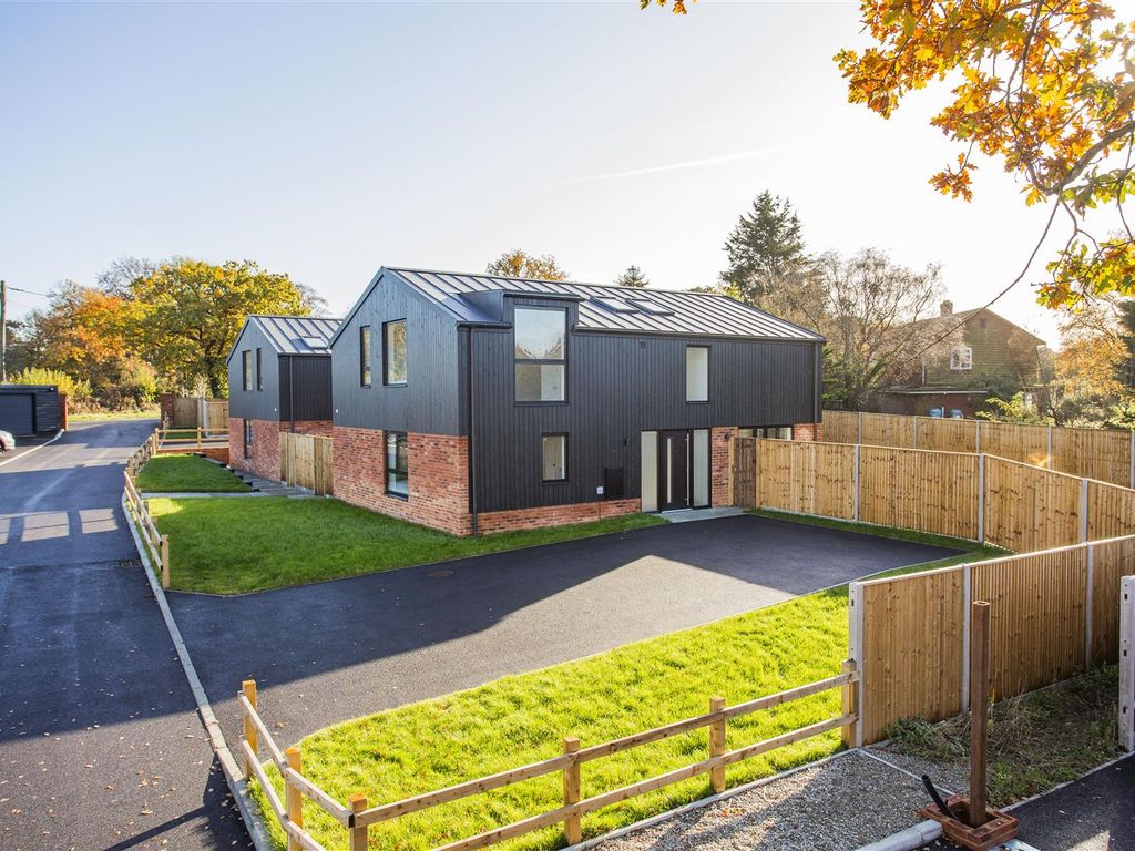 New home, 4 bed detached house for sale in Tumblefield Road, Stansted