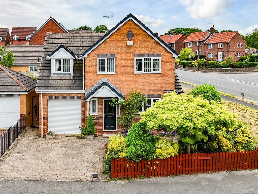 4 bed detached house for sale in Kiveton Gardens, Kiveton Park