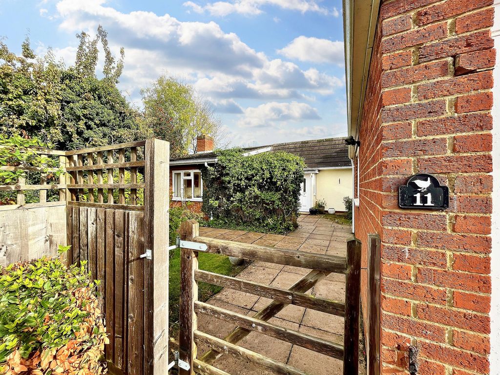 3 bed semidetached bungalow for sale in Harwell Road, Sutton Courtenay