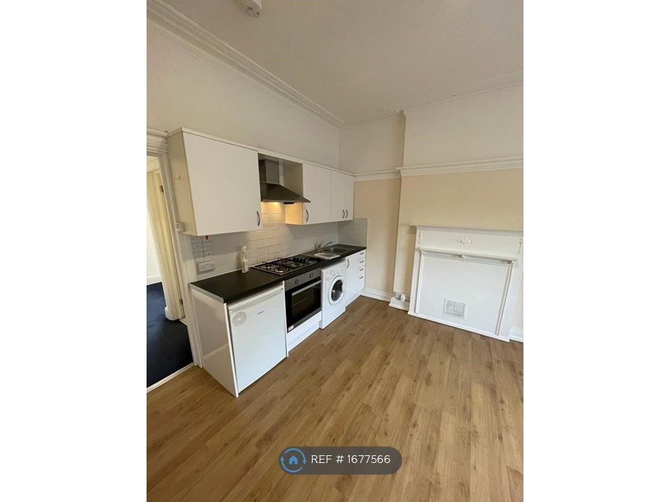 1 bed flat to rent in Woodside Road, Sutton SM1 Zoopla