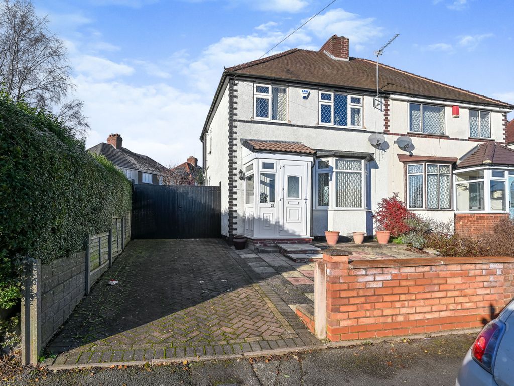 3 bed semidetached house for sale in Moss Road, Cannock, Staffordshire