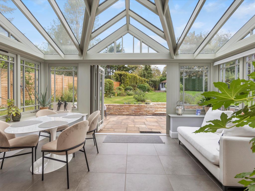 4 bed detached house for sale in Mizen Close, Cobham, Surrey KT11, £