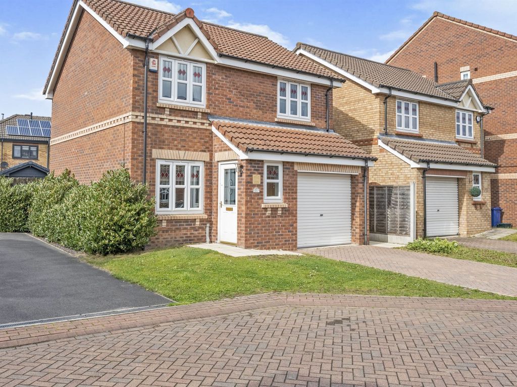 3 bed detached house for sale in Evans Court, Armthorpe, Doncaster DN3