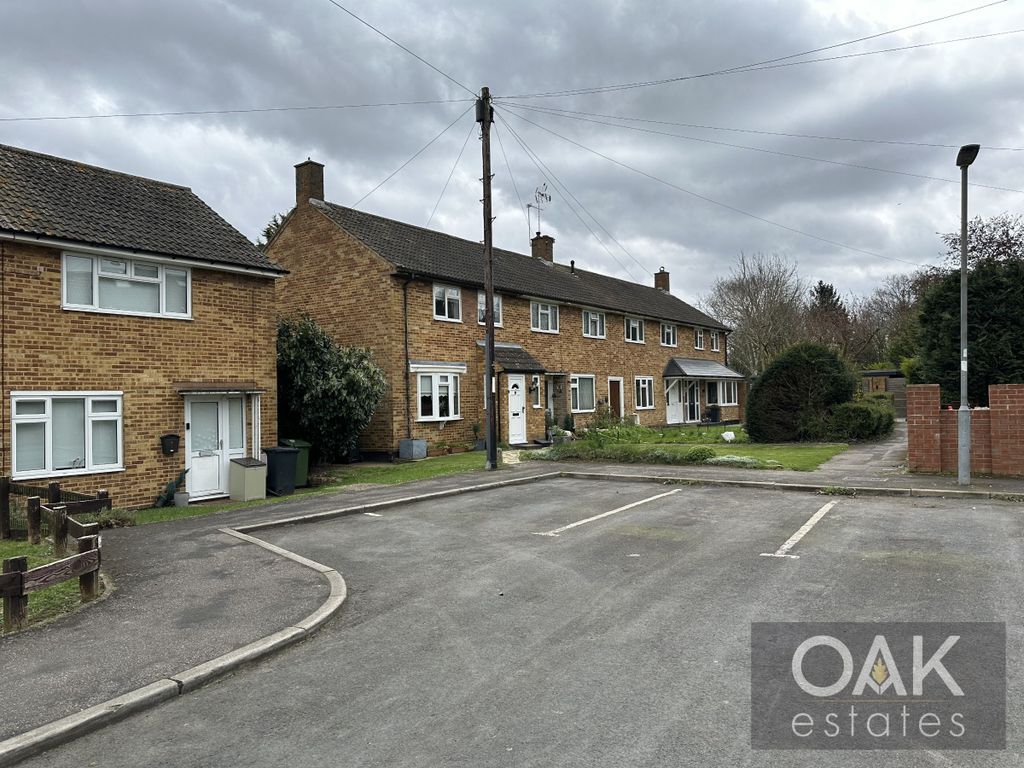 3 bed terraced house to rent in Barrow Lane, Cheshunt, Waltham Cross