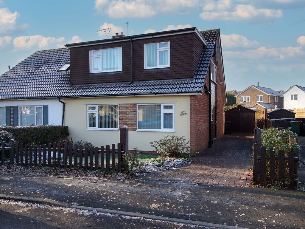 3 bed detached bungalow for sale in Amberley Road, Patchway, Bristol