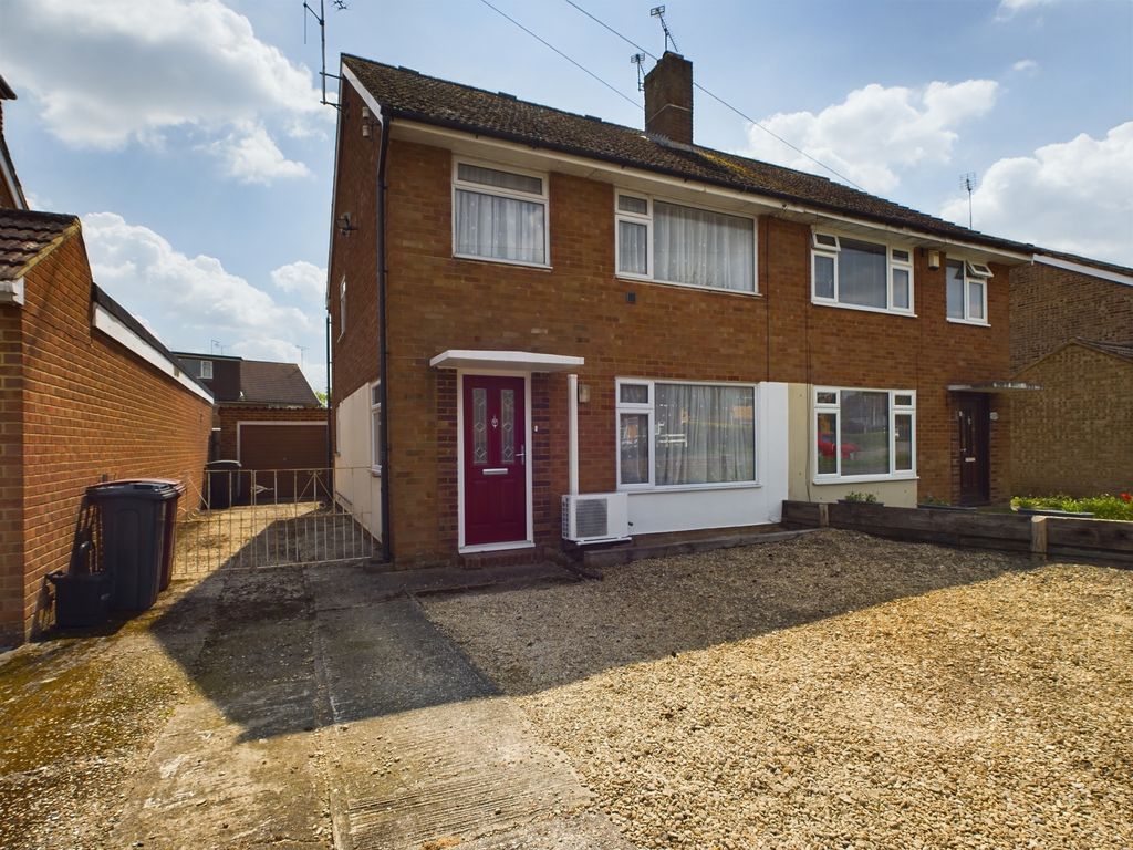 3 bed semidetached house for sale in Underwood Road, Reading, Reading