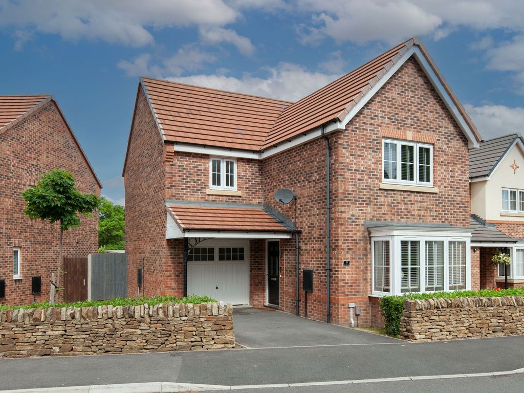 3 bed detached house for sale in School House Way, Chesterfield S41