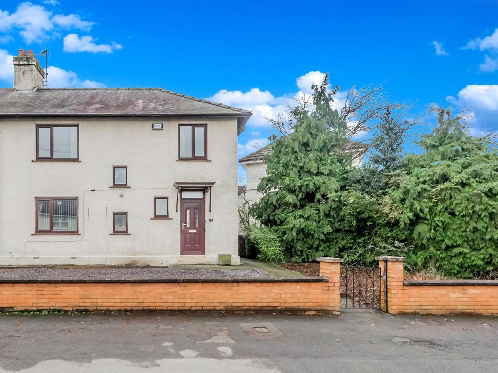 3 bed town house for sale in Wolley Avenue, New Farnley, Leeds LS12, £