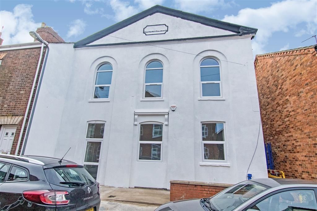 2 bed flat to rent in Commercial Road, Grantham NG31, £675 pcm Zoopla