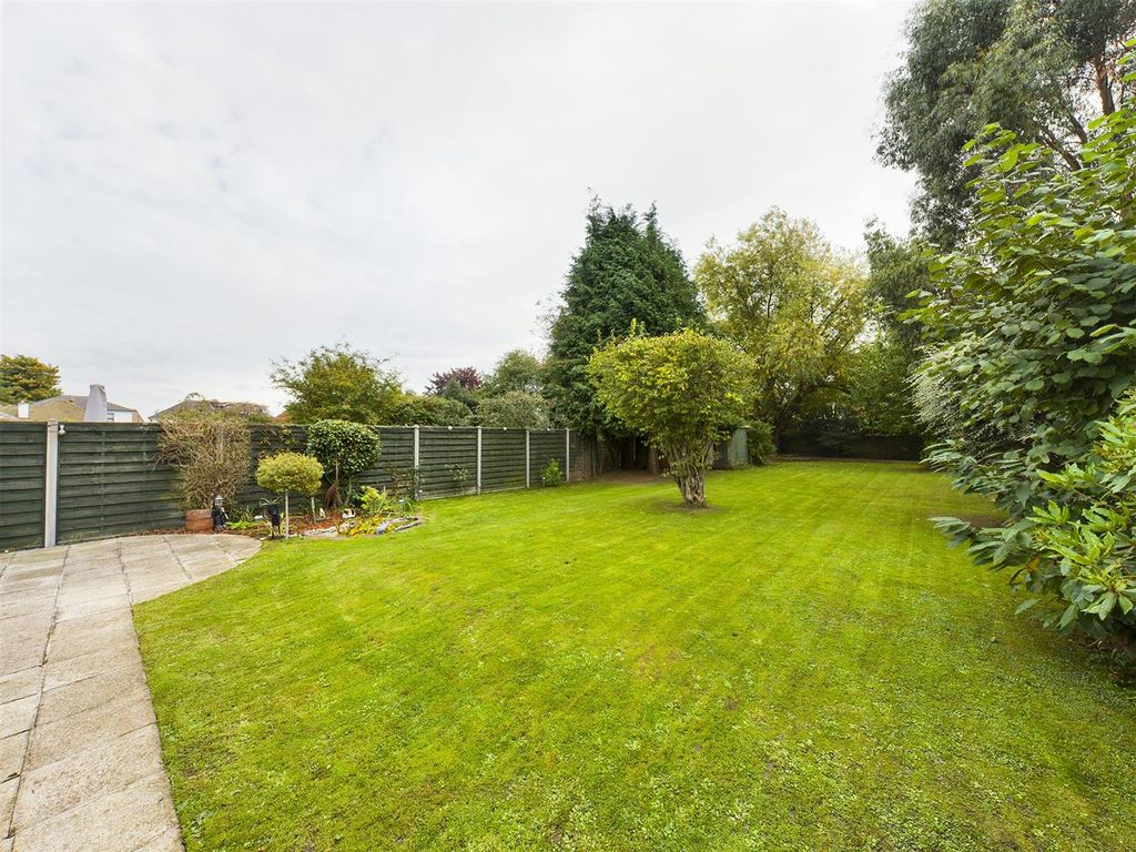 3 bed detached bungalow for sale in King Arthurs Drive, Strood