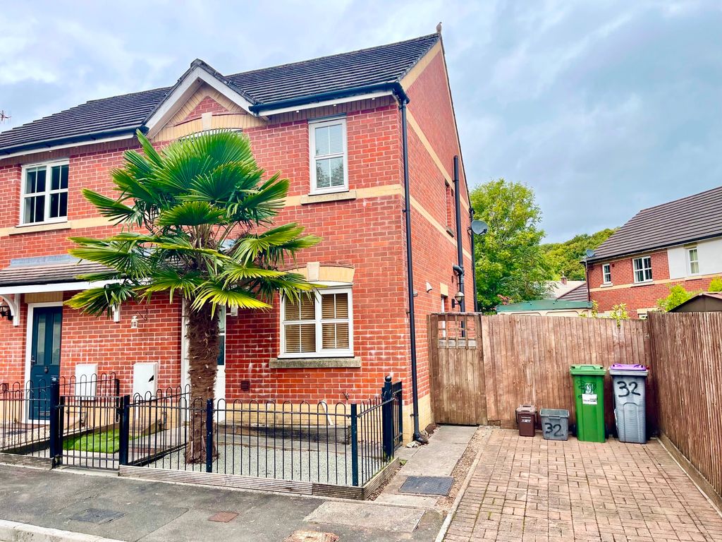 2 bed semidetached house for sale in Clos Afon Llwyd, Pontypool NP4