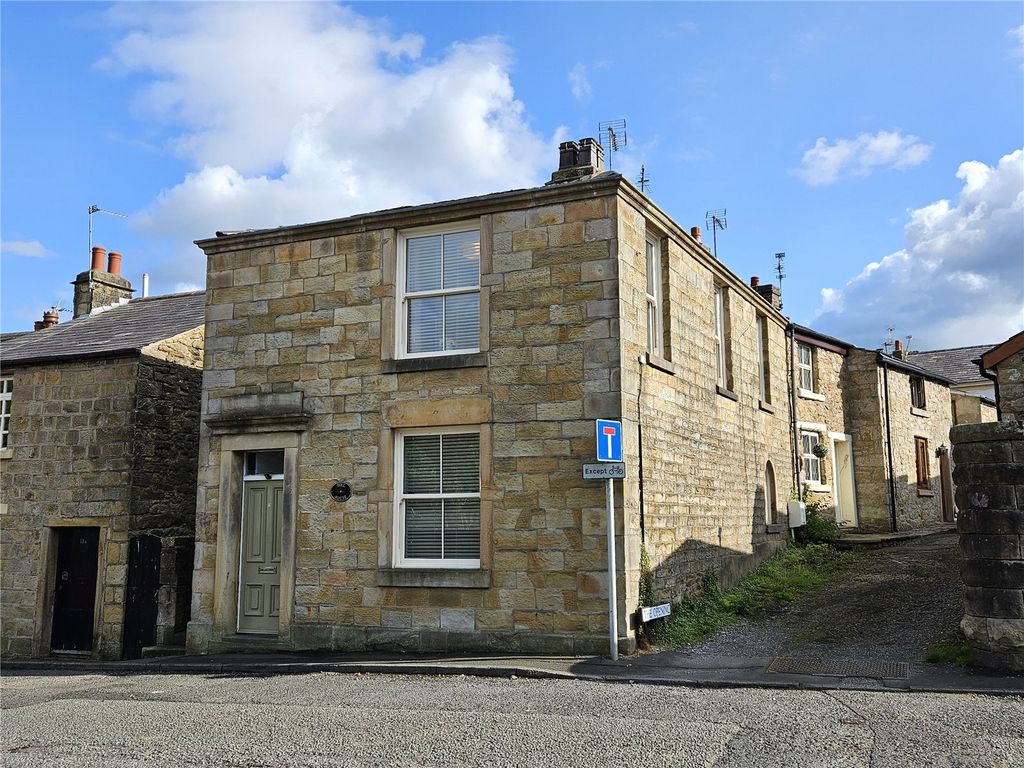 3 bed end terrace house for sale in Whalley Road, Mellor Brook