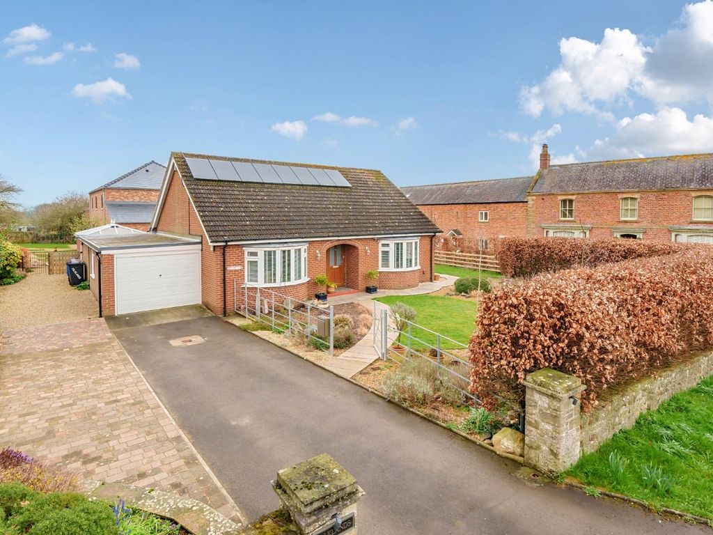 4 bed detached bungalow for sale in Dishforth, Thirsk YO7 Zoopla