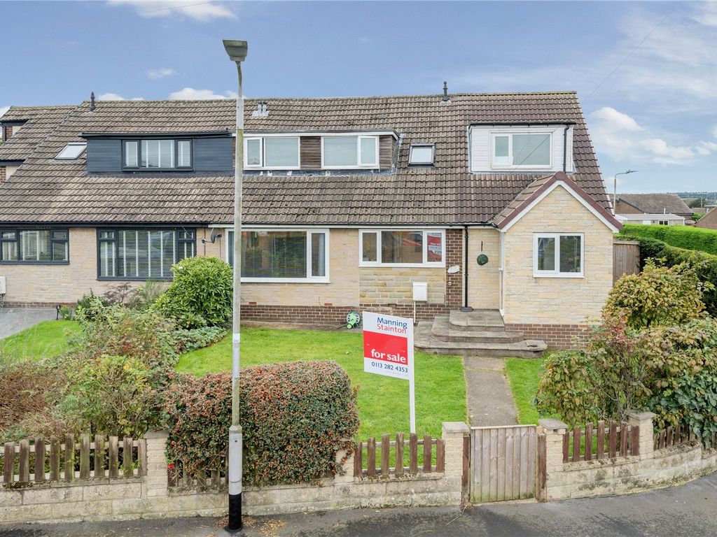 4 bed bungalow for sale in Oak Royd, Rothwell, Leeds LS26, £399,995