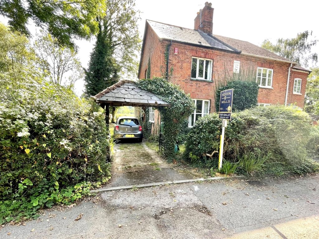 2 bed semidetached house for sale in Milton Park Cottages Whitehall