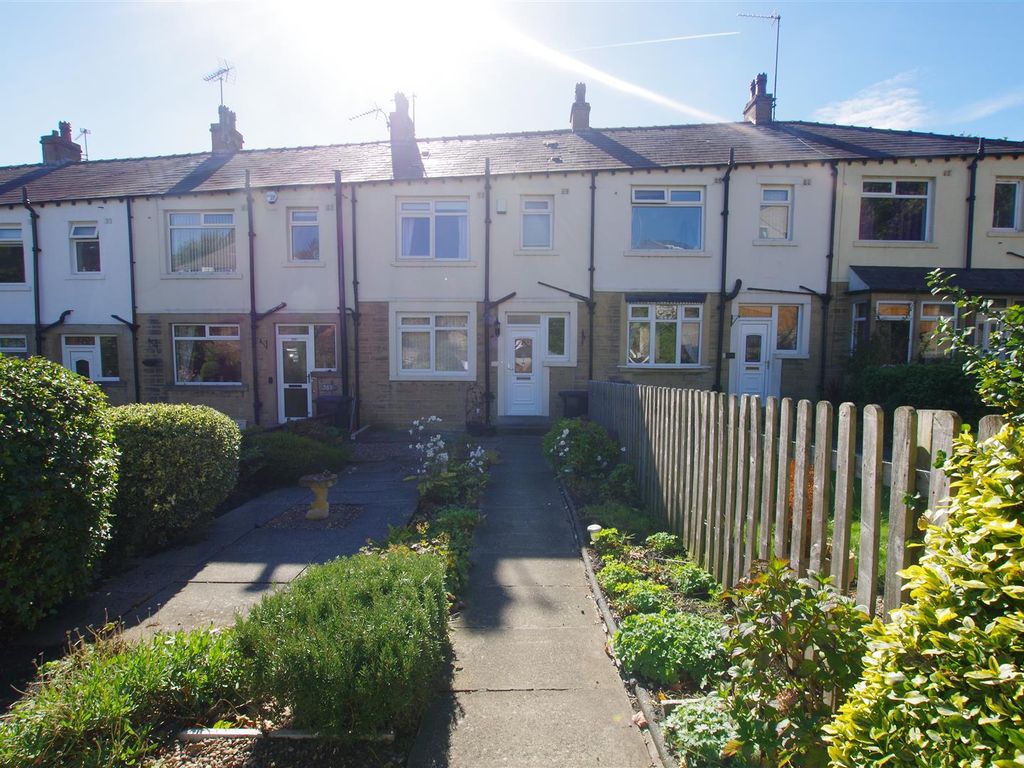 3 bed terraced house to rent in Saddleworth Road, Greetland, Halifax