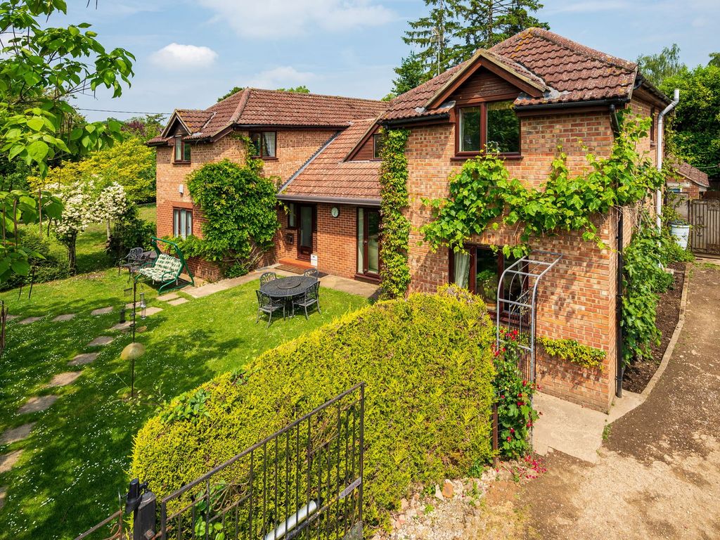 6 bed detached house for sale in Churchmere Road, Sutton Courtenay OX14