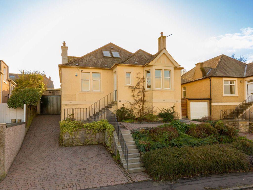 4 bed detached bungalow for sale in 44 Blinkbonny Road, Ravelston