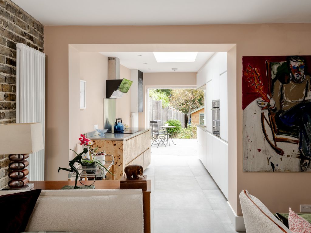 2 bed flat for sale in Christchurch Road, London N8, £725,000 Zoopla