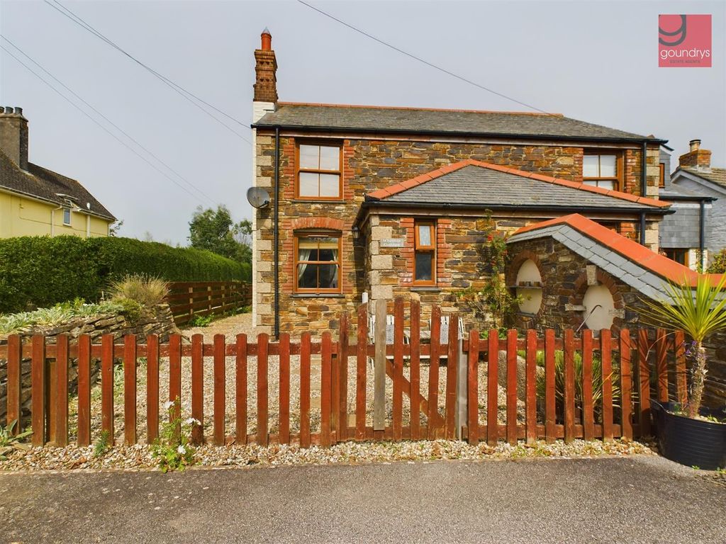 2 bed semidetached house to rent in Rope Walk, Mount Hawke, Truro TR4