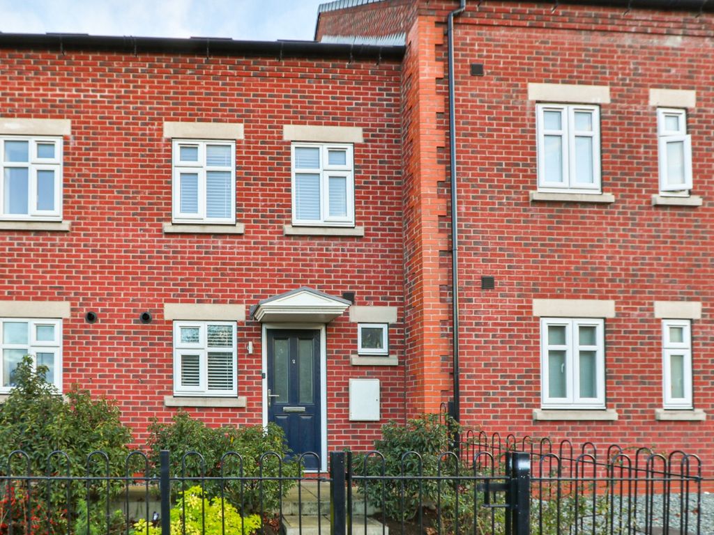 3 bed terraced house for sale in 2 Leads Road, Hull, East Riding Of