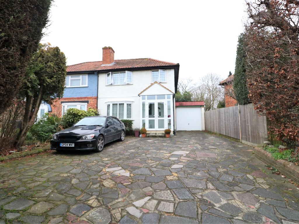 3 bed semidetached house for sale in Addington Road, South Croydon