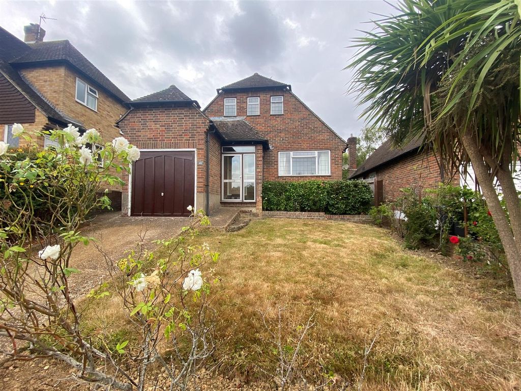 4 bed detached house for sale in Harebeating Crescent, Hailsham BN27