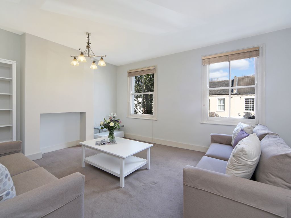 2 bed to rent in Hugon Road, Fulham, London SW6, £2,200 pcm