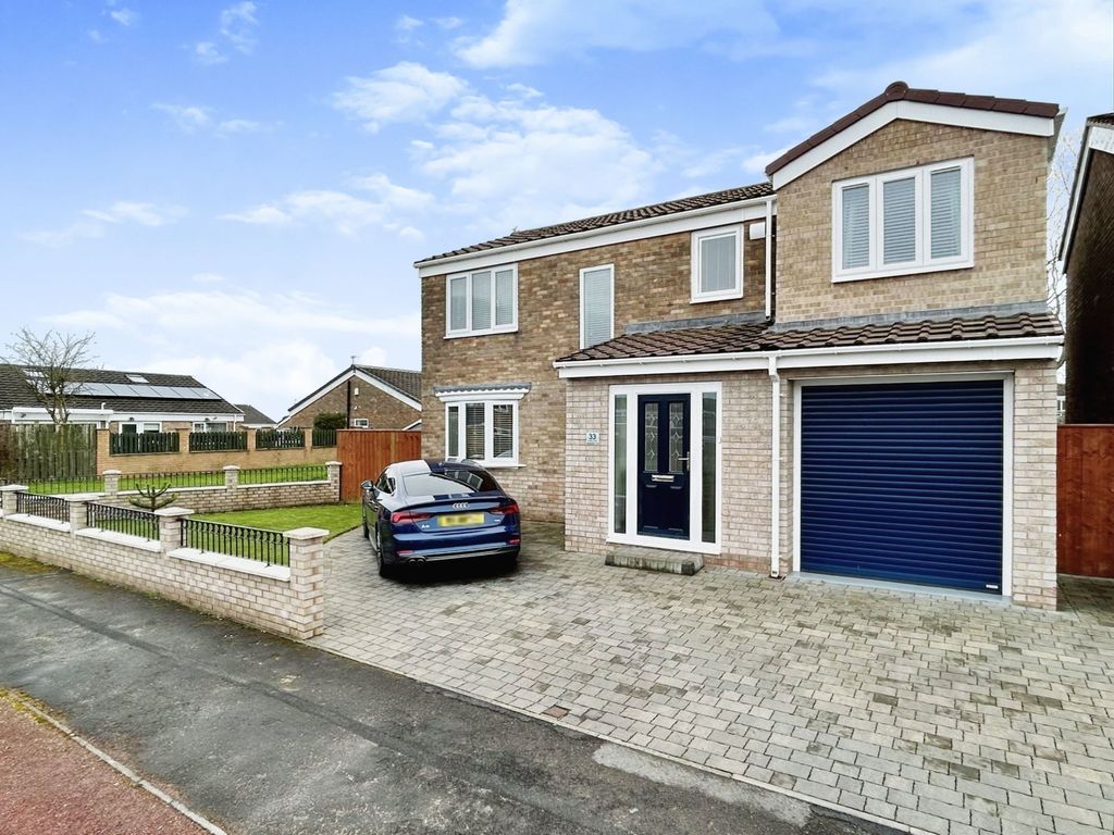 5 bed detached house for sale in Dinting Close, Peterlee SR8, £289,950
