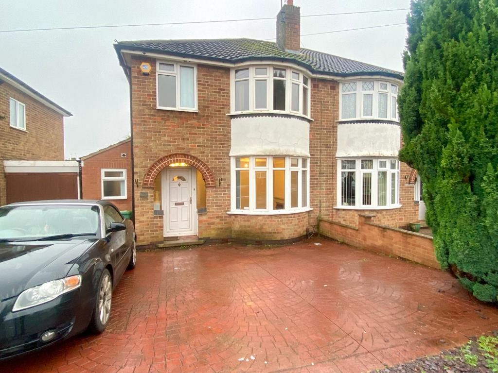 4 bed semidetached house to rent in Branting Hill Avenue, Leicester