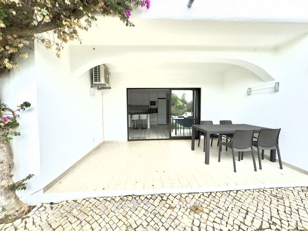 1 bed apartment for sale in Aldeamento De Sao Rafael, Albufeira E Olhos