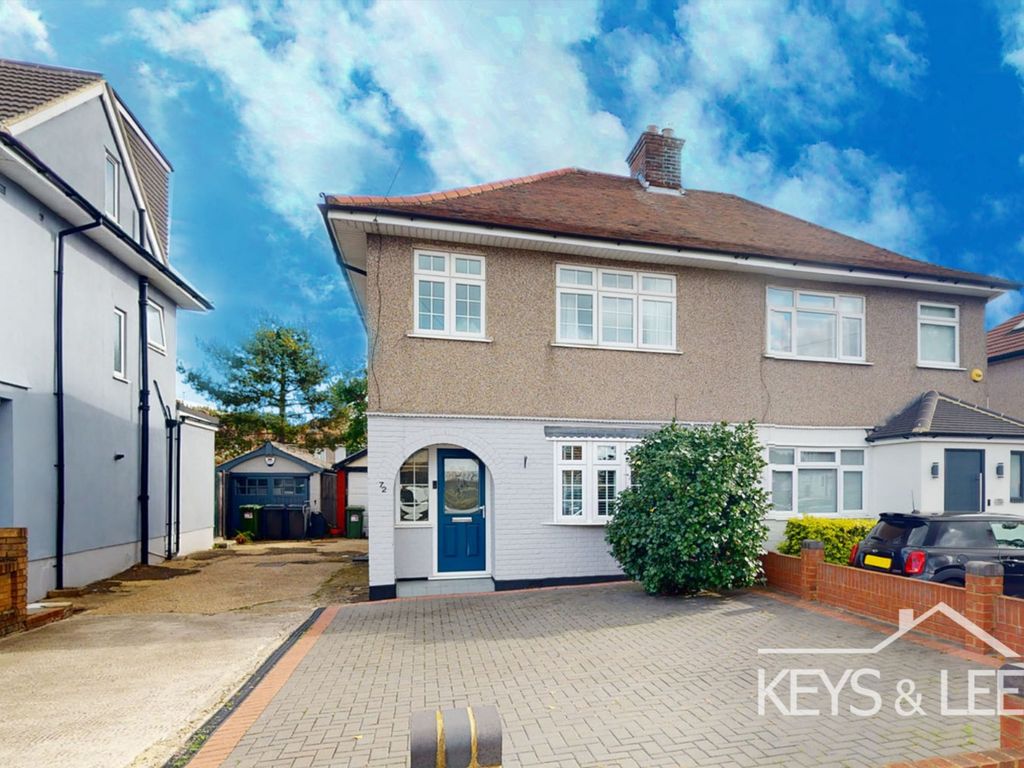 3 bed semidetached house for sale in Clockhouse Lane, Collier Row, Romford RM5 Zoopla