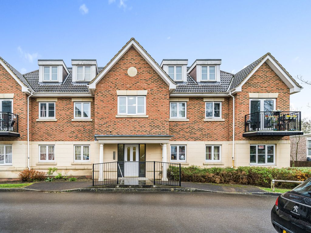 1 bed flat for sale in Meadow House, Toad Lane, Camberley, Surrey GU17