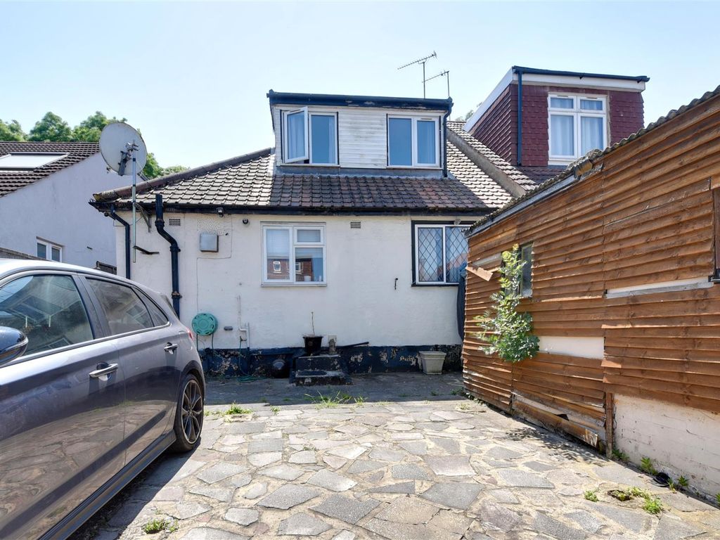 3 bed semidetached house for sale in Robin Lane, Hendon, London NW4