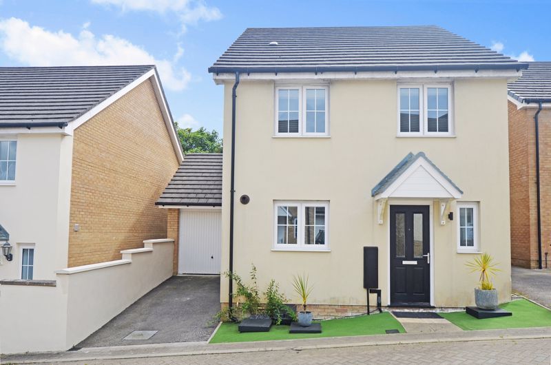 4 bed detached house for sale in Centenary Way, Threemilestone, Truro