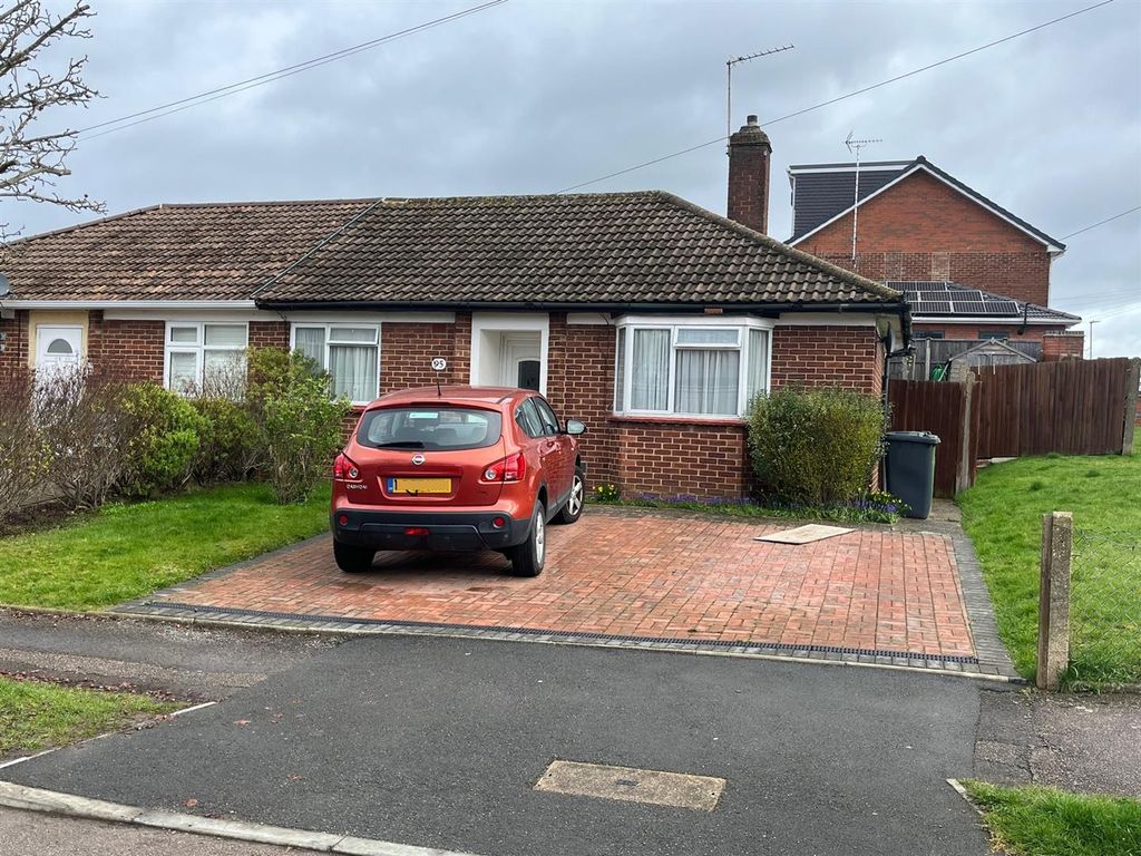 2 bed bungalow for sale in Cardinal Avenue, Borehamwood WD6 Zoopla