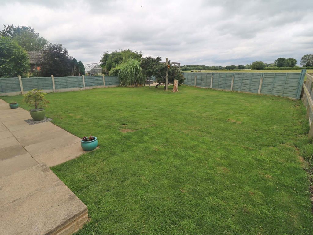 3 bed detached bungalow for sale in West End Road, Epworth, Doncaster DN9, £324,950 Zoopla