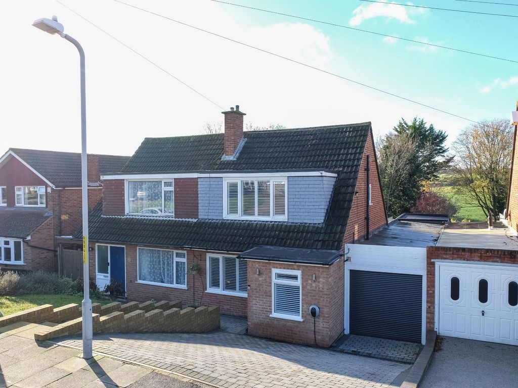 3 bed semidetached house for sale in Biddenden Way, Istead Rise, Kent