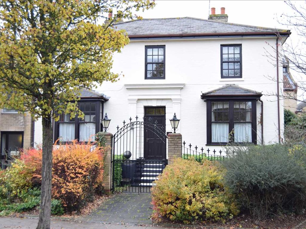 Albion Court, Queen Street, Chelmsford CM2  