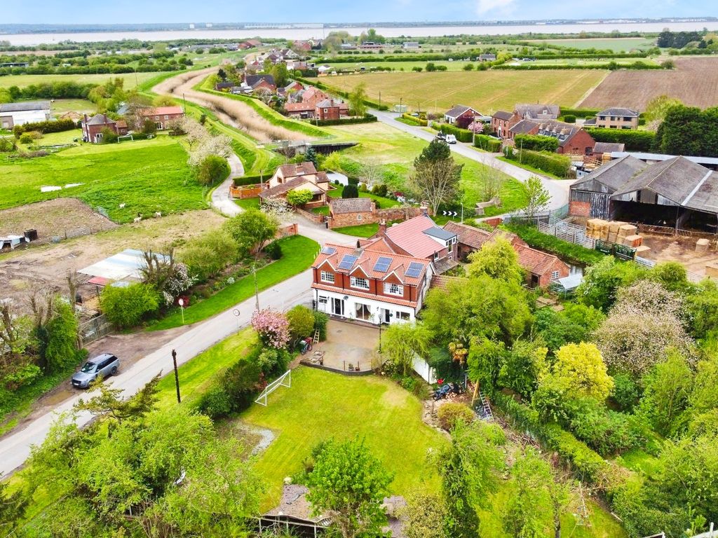 4 bed semidetached house for sale in Ferry Road, Barrow Haven, Lincolnshire DN19, £345,000 Zoopla