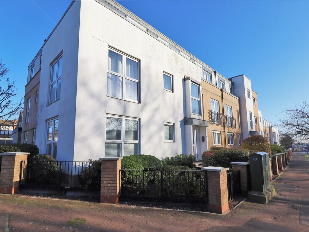 2 bed flat to rent in Rayleigh Road, Eastwood, LeighOnSea SS9 Zoopla