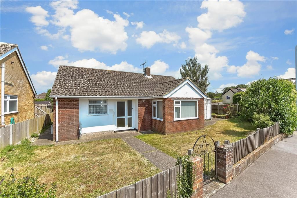 3 bed detached bungalow for sale in Sycamore Close, Lydd, Romney Marsh