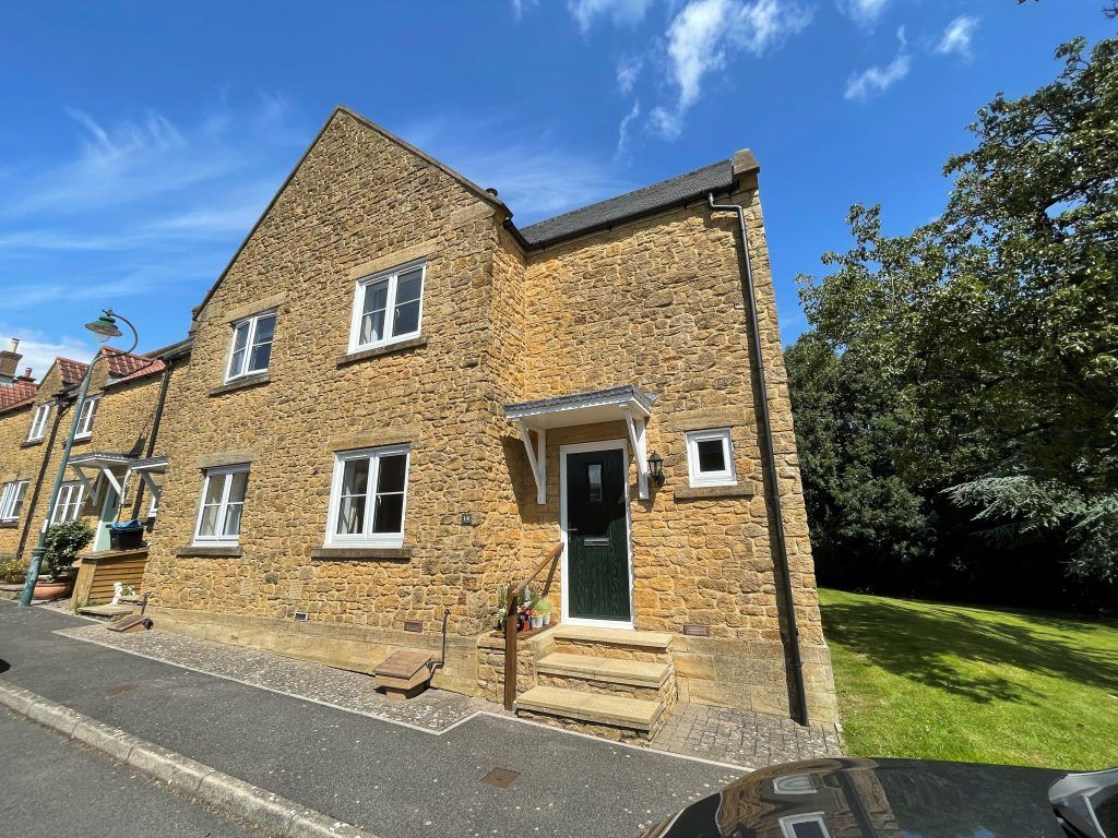 2 bed end terrace house for sale in Tiptoft, StokeSubHamdon, Somerset