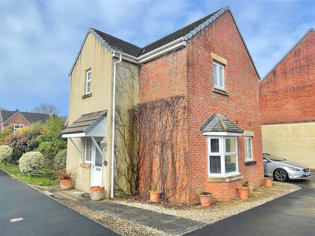 3 bed detached house for sale in Cwrt Lando, Pembrey, Carmarthenshire