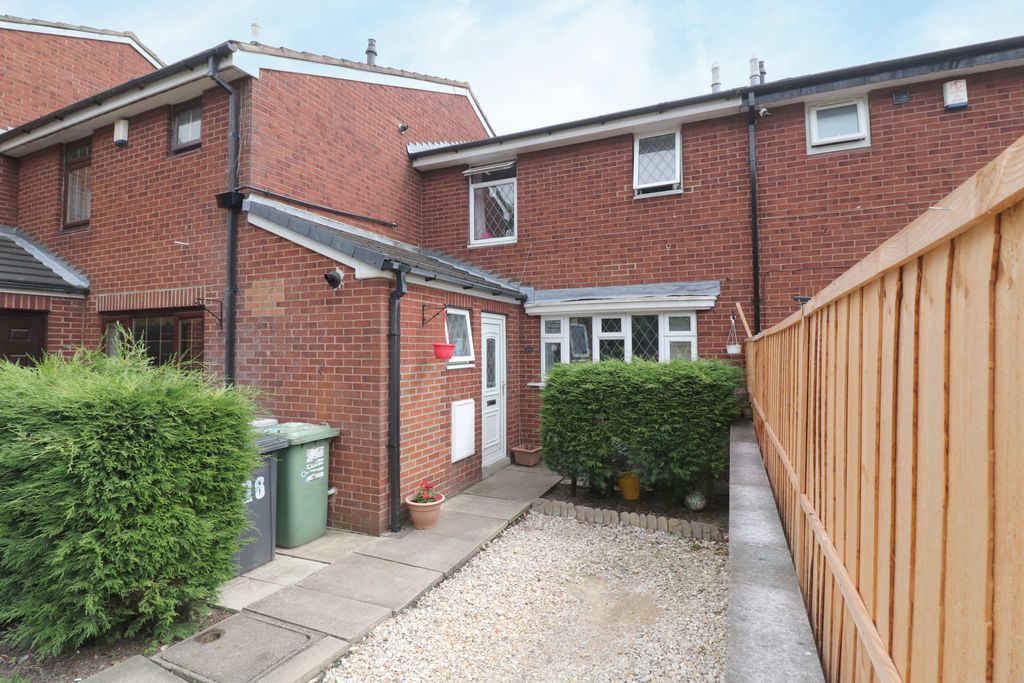 3 bed terraced house for sale in Windmill Chase, Rothwell, Leeds LS26