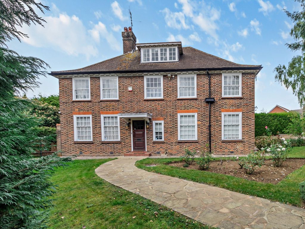 4 bed detached house for sale in Elgood Avenue, Northwood HA6, £