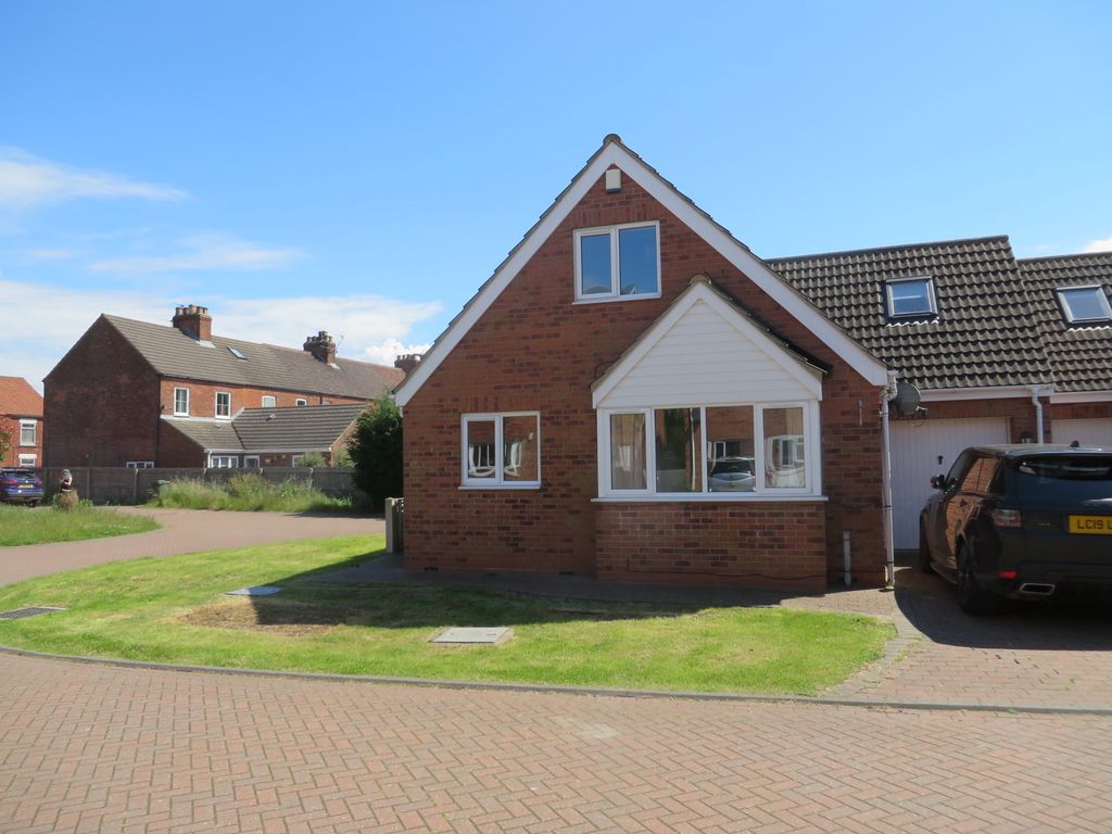 3 bed semidetached house to rent in Pine Park, Barton On Humber DN18