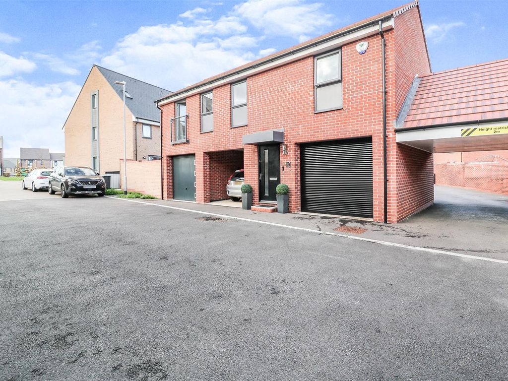 2 bed detached house for sale in Maytree Crescent, Harlow CM17 Zoopla