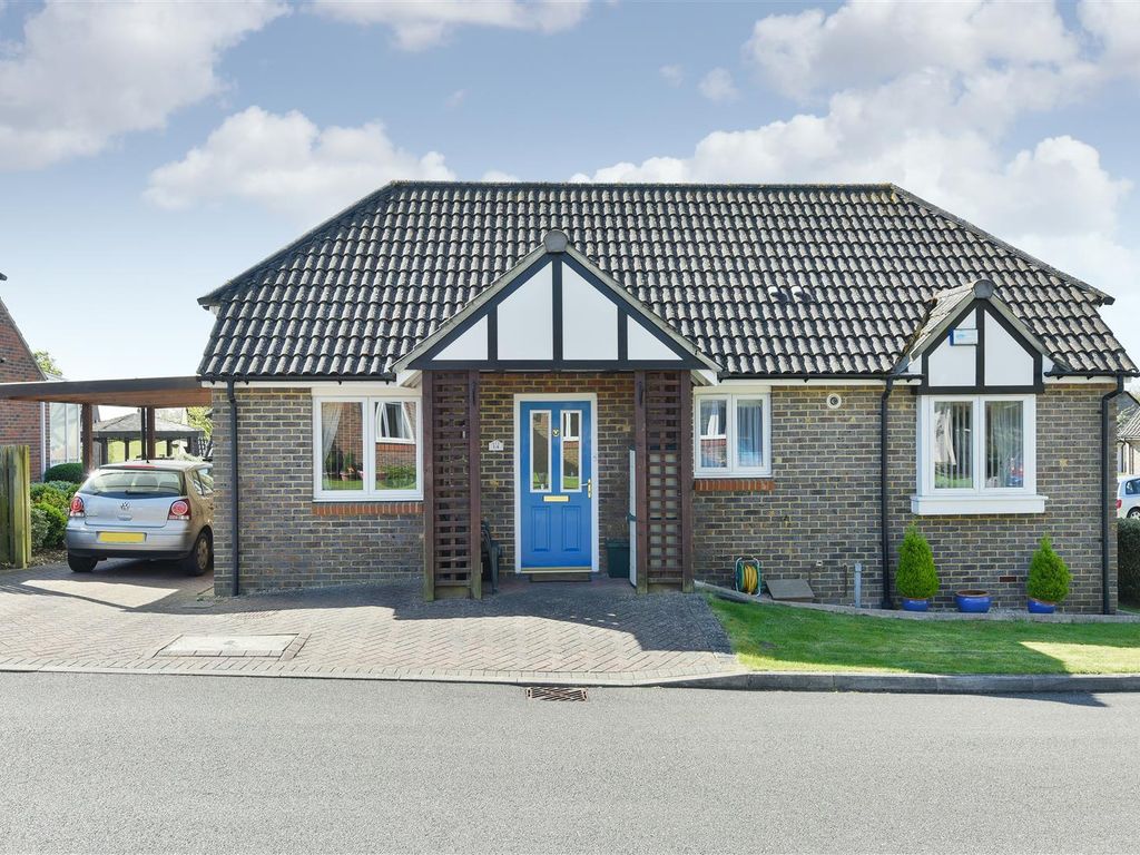 2 bed property for sale in Crofters Close, Redhill RH1, £350,000 Zoopla