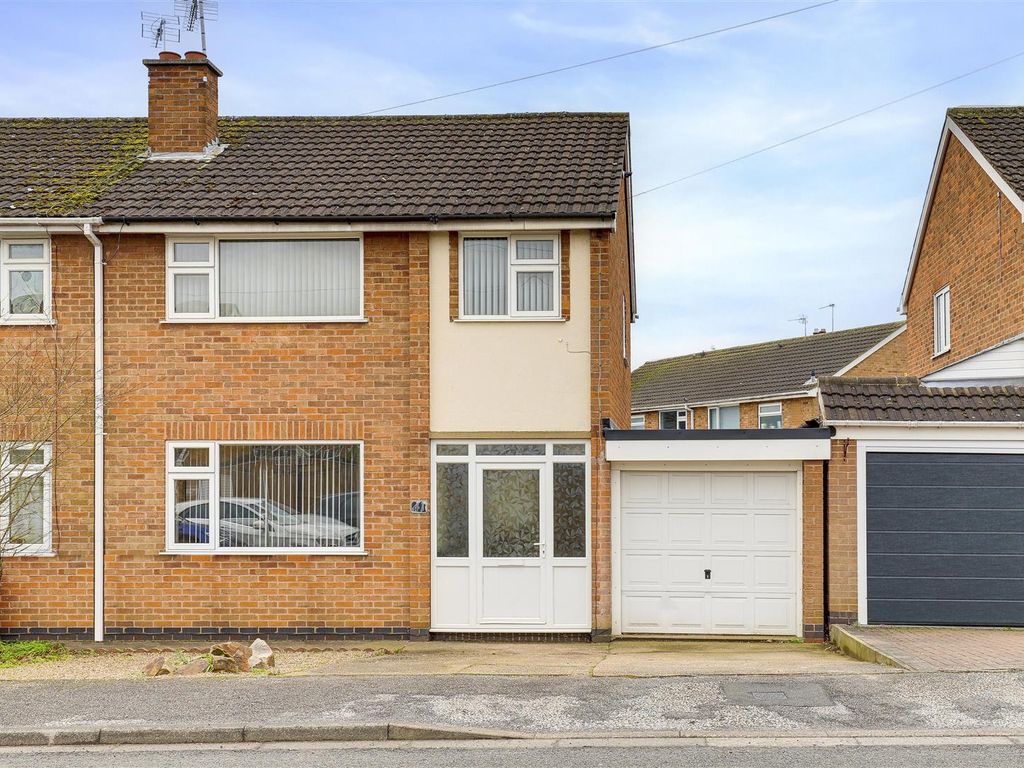 3 bed semidetached house for sale in Polperro Way, Hucknall